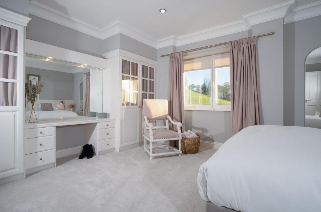 Brand New - Contemporary - 2 Bedroom - 2 Bathroom - Spacious Apartment - Lake Views アンブルサイド エクステリア 写真
