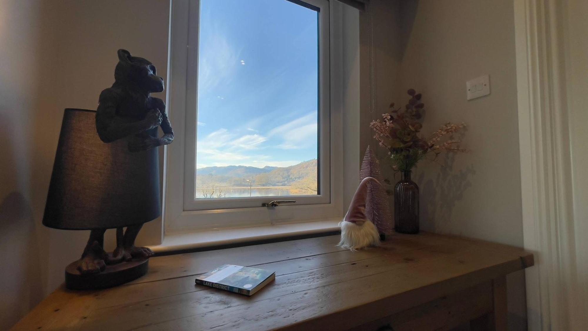 Brand New - Contemporary - 2 Bedroom - 2 Bathroom - Spacious Apartment - Lake Views アンブルサイド エクステリア 写真